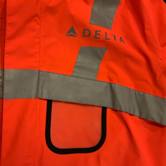 Delta Airlines Waterproof Hooded Reflective Jacket Size XXL (by Lands End) - Picture 11 of 13
